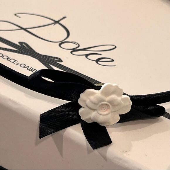Dolce & Gabbana Porcelain Flower Black Ribbon Accent Headband NIB - Picture 2 of 6